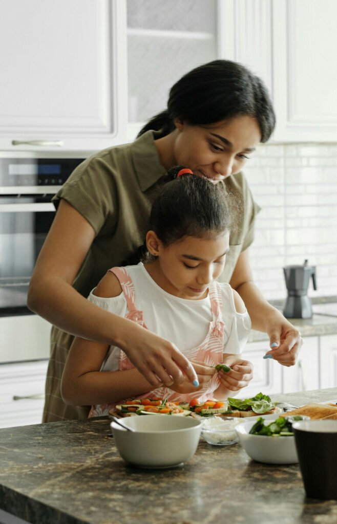 photo enfant qui cuisine